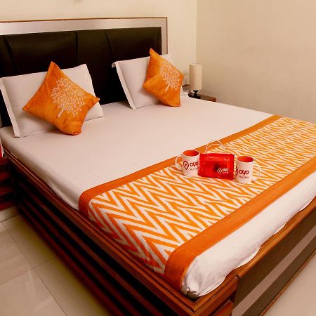 Oyo 2054 New Hotel Broadway Varanasi Bagian luar foto