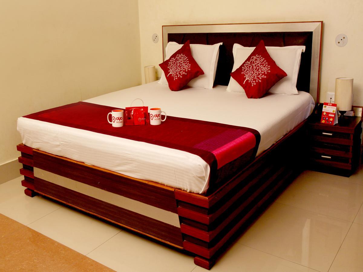 Oyo 2054 New Hotel Broadway Varanasi Bagian luar foto