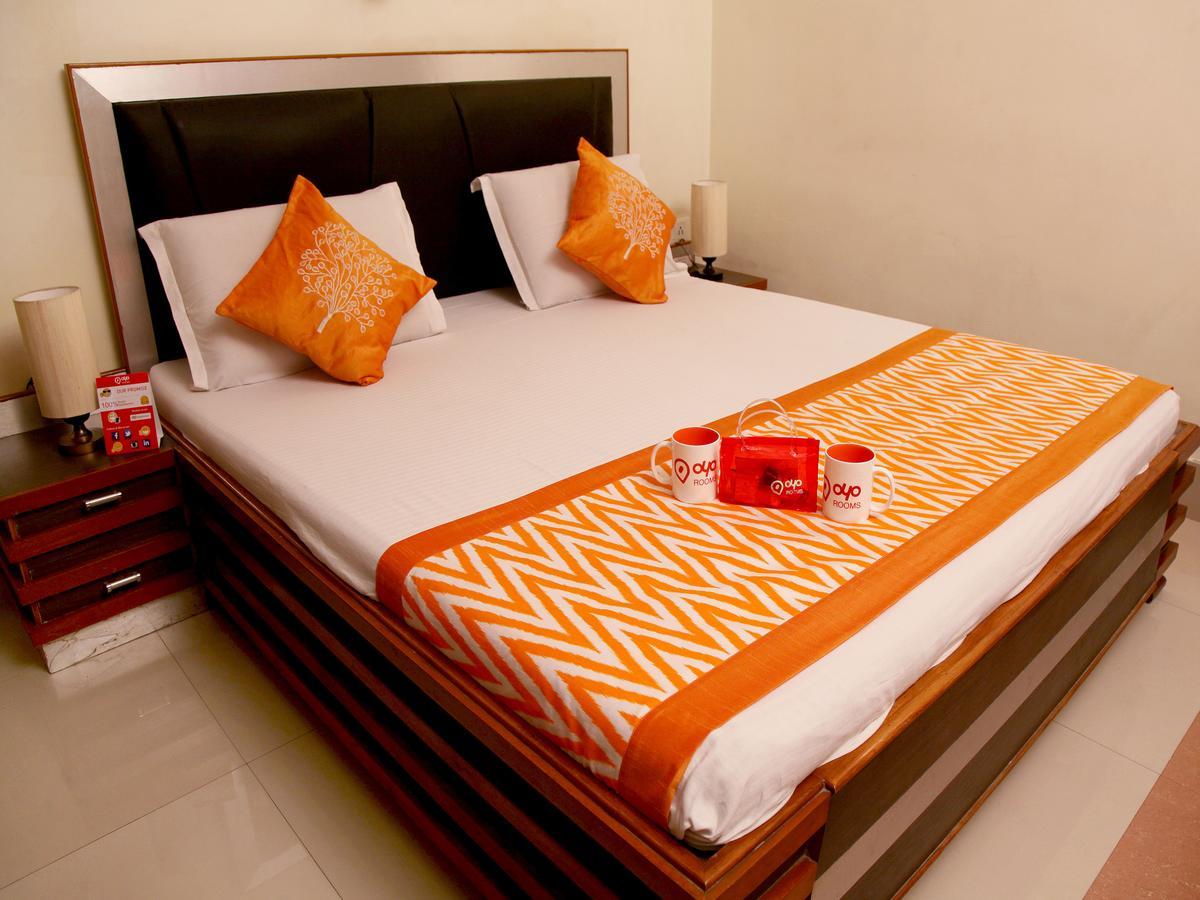 Oyo 2054 New Hotel Broadway Varanasi Bagian luar foto