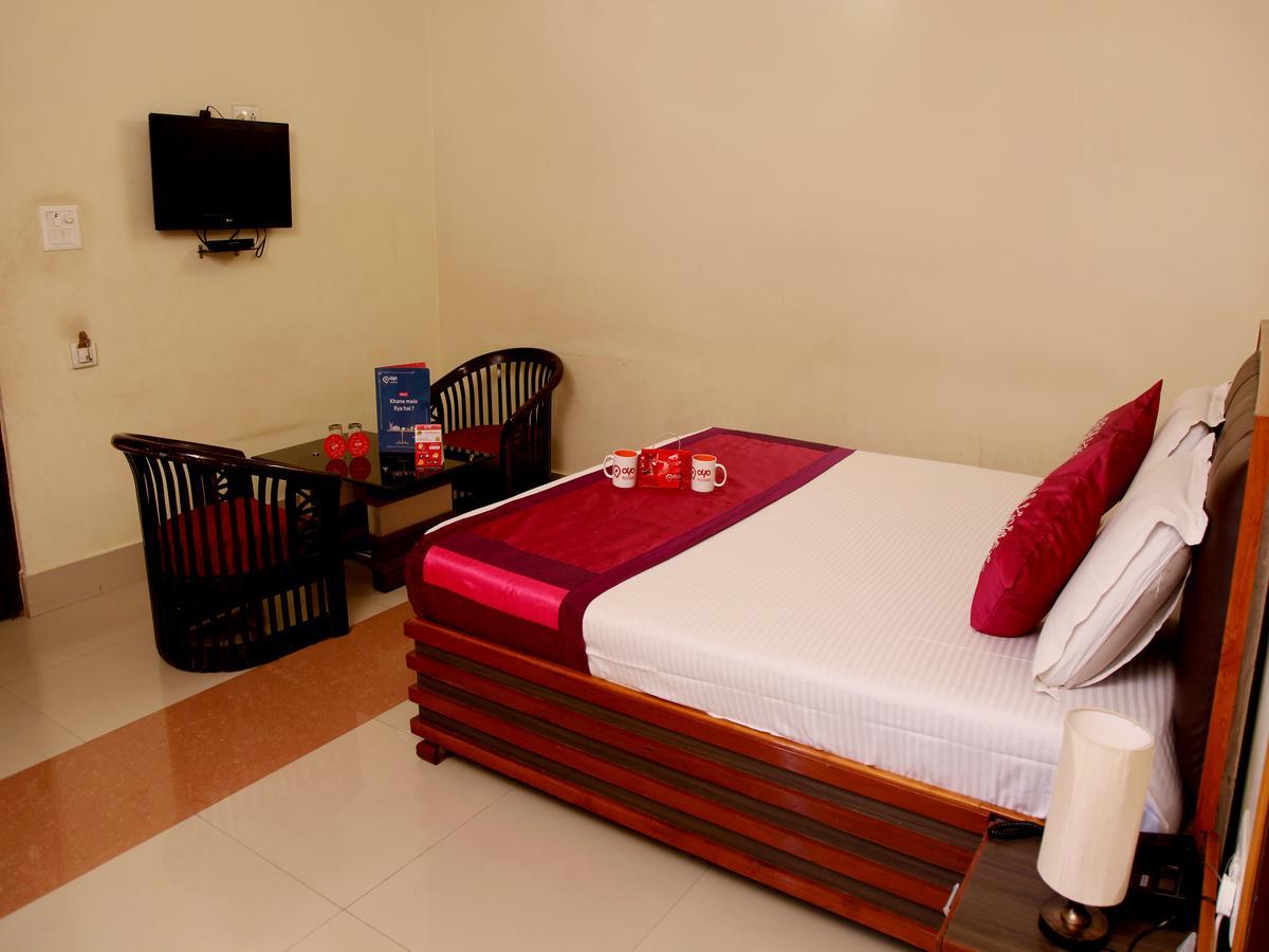 Oyo 2054 New Hotel Broadway Varanasi Bagian luar foto