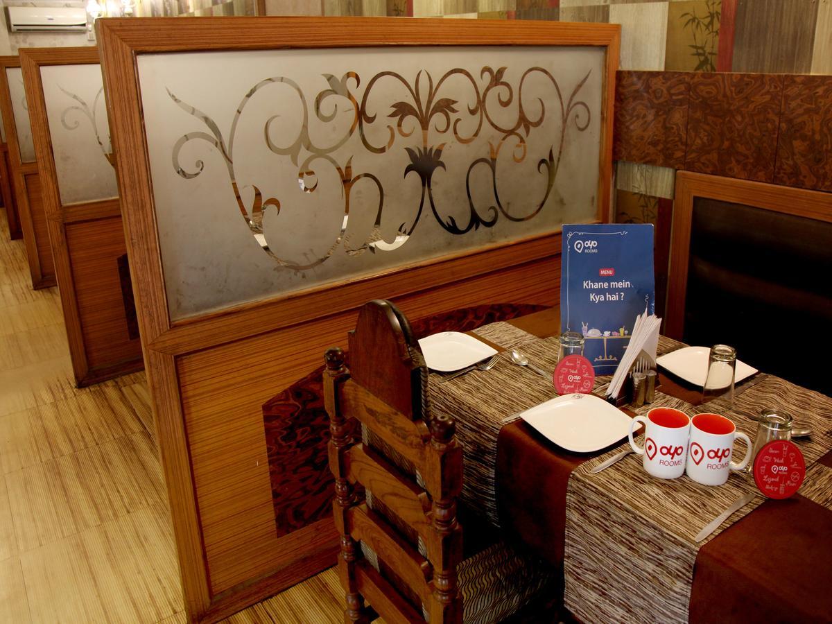 Oyo 2054 New Hotel Broadway Varanasi Bagian luar foto