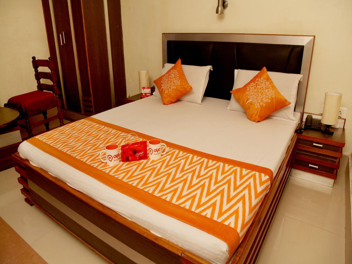 Oyo 2054 New Hotel Broadway Varanasi Bagian luar foto