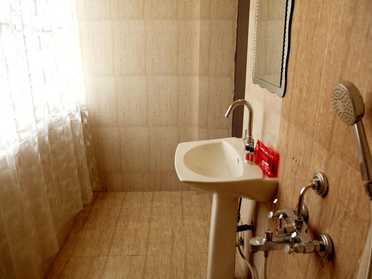 Oyo 2054 New Hotel Broadway Varanasi Bagian luar foto