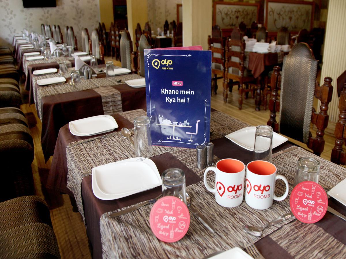 Oyo 2054 New Hotel Broadway Varanasi Bagian luar foto