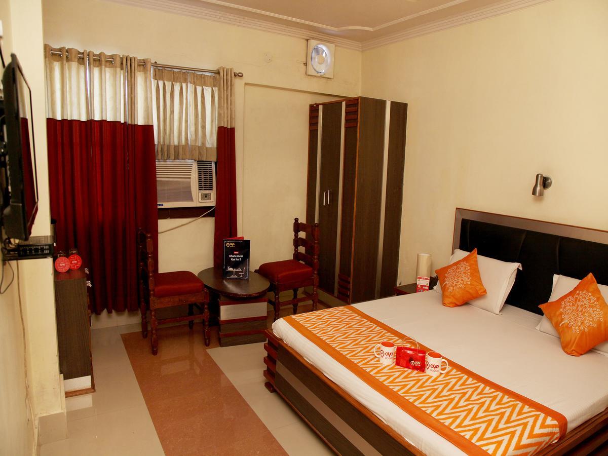Oyo 2054 New Hotel Broadway Varanasi Bagian luar foto