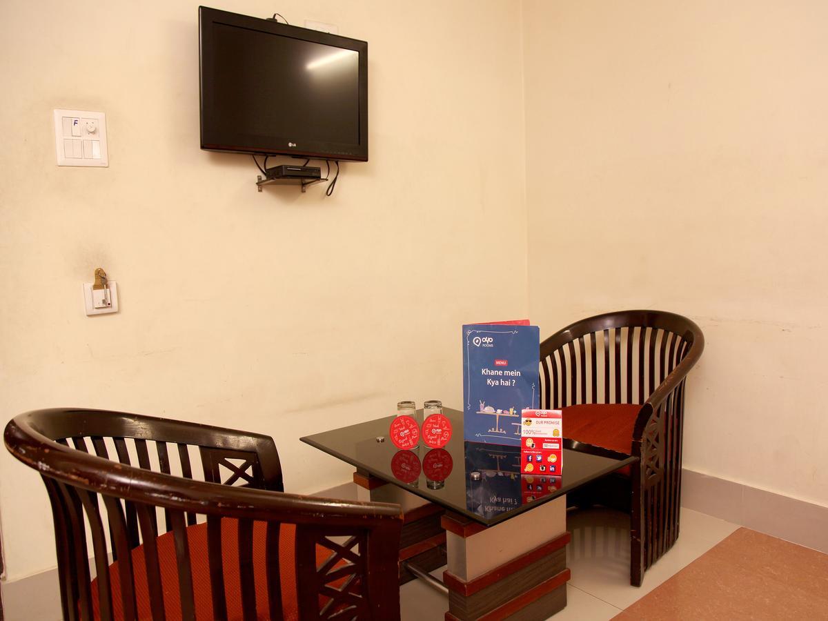 Oyo 2054 New Hotel Broadway Varanasi Bagian luar foto