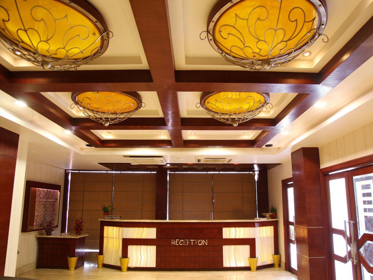 Oyo 2054 New Hotel Broadway Varanasi Bagian luar foto