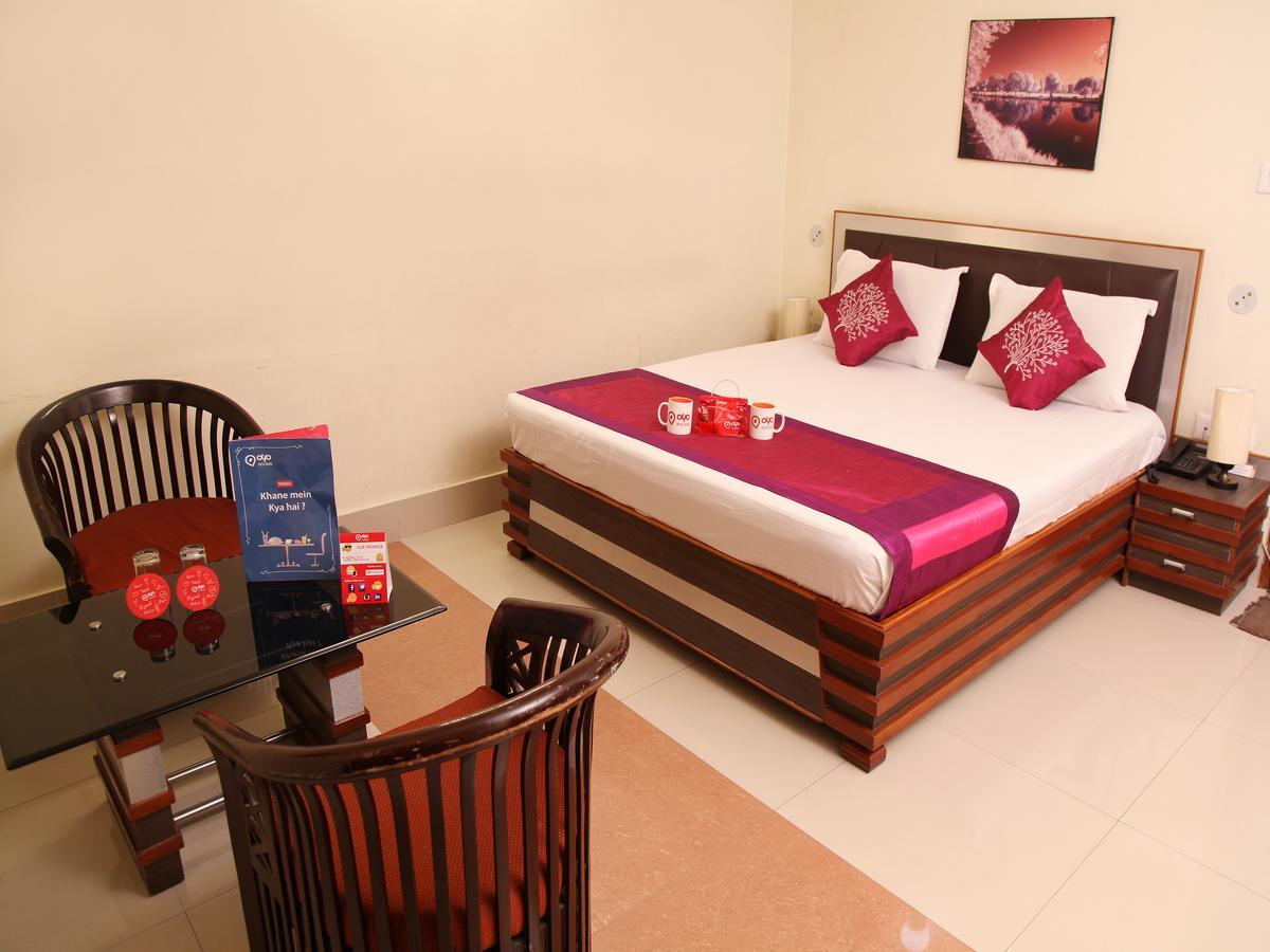 Oyo 2054 New Hotel Broadway Varanasi Bagian luar foto