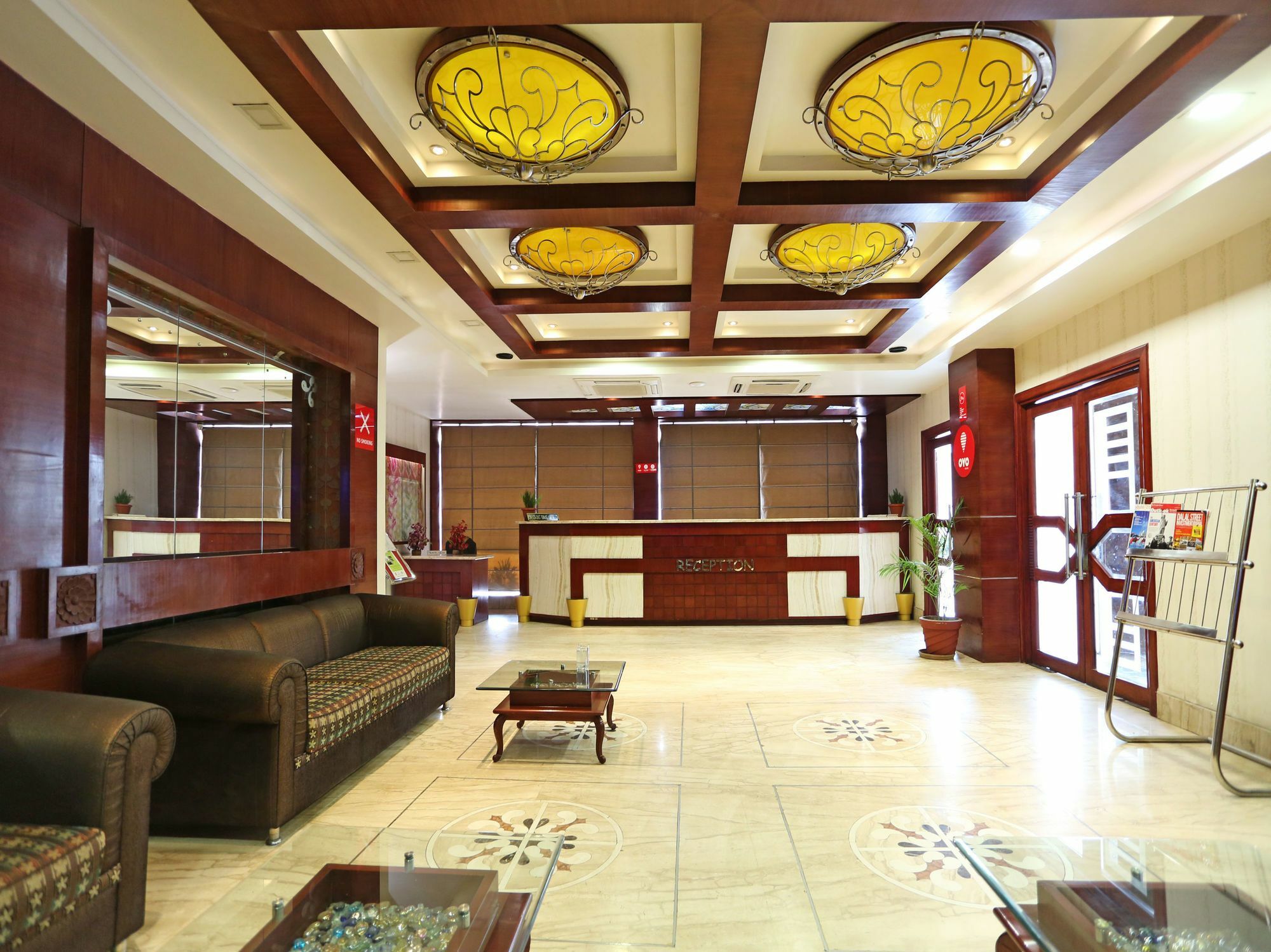 Oyo 2054 New Hotel Broadway Varanasi Bagian luar foto