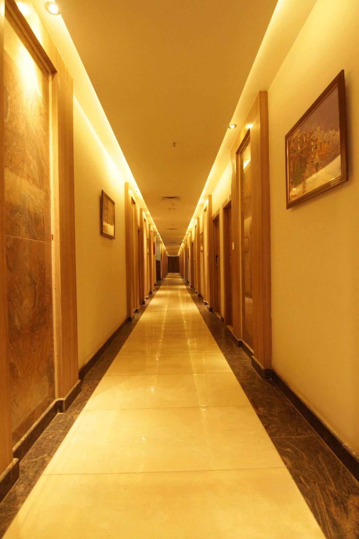 Oyo 2054 New Hotel Broadway Varanasi Bagian luar foto