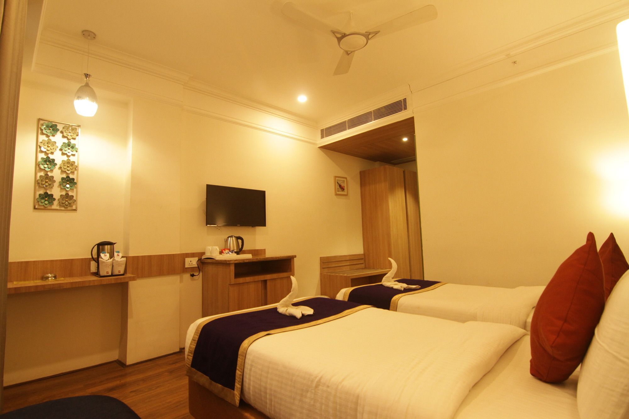 Oyo 2054 New Hotel Broadway Varanasi Bagian luar foto
