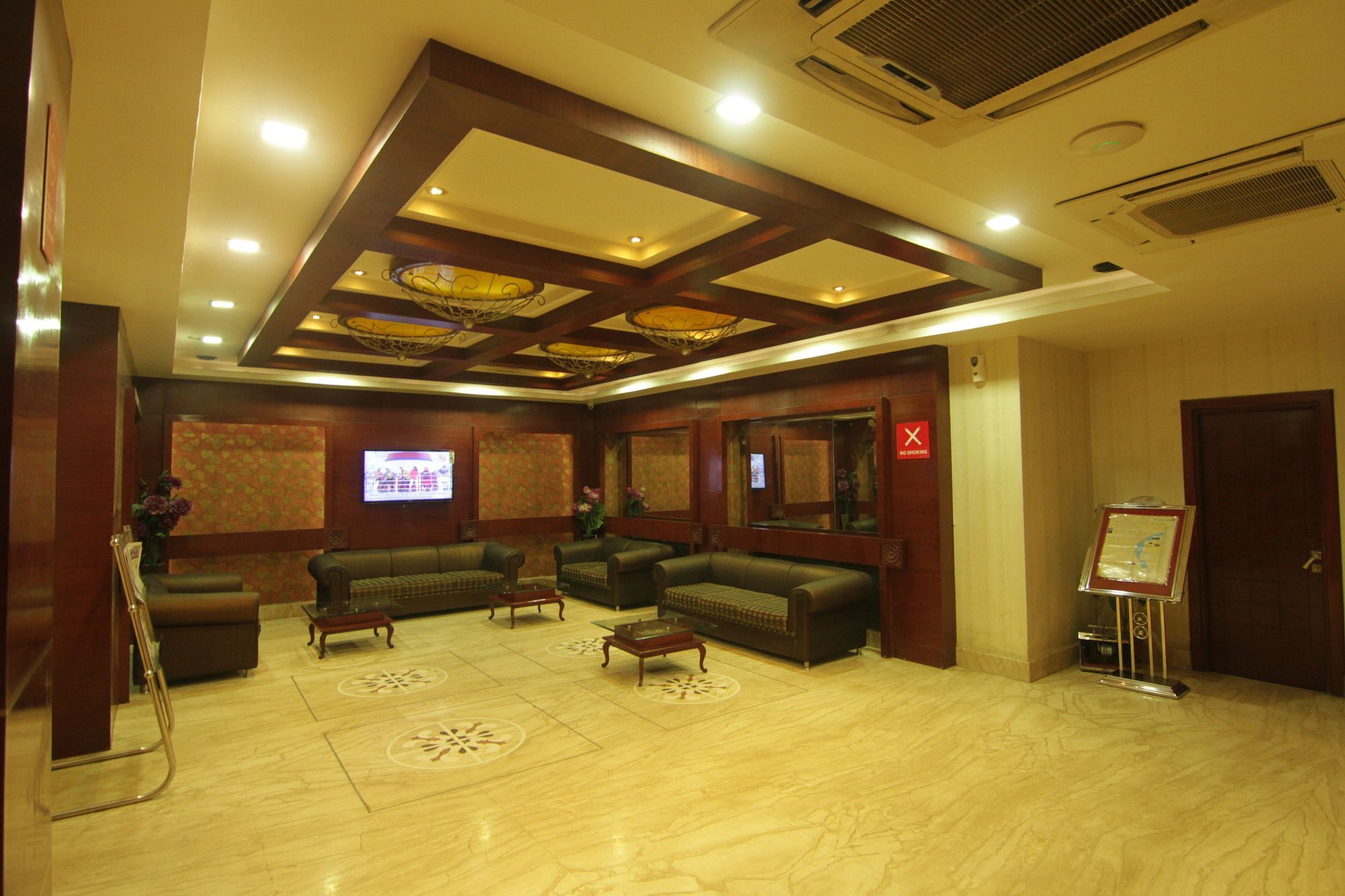 Oyo 2054 New Hotel Broadway Varanasi Bagian luar foto